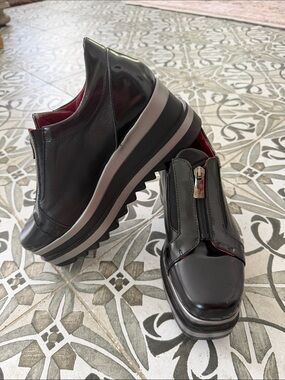 Black Platform Zip-Front Women's Slip-On Shoes